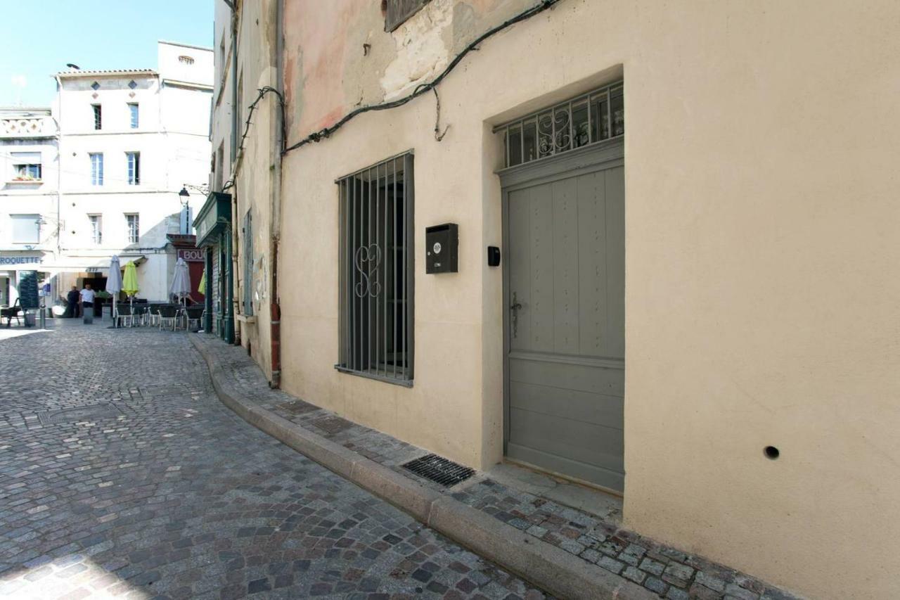 Studio Typique Et Cosy Climatise. Arles Exterior foto