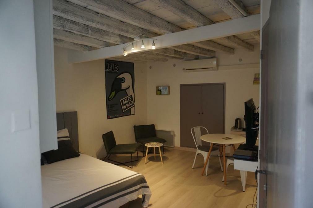 Studio Typique Et Cosy Climatise. Arles Exterior foto