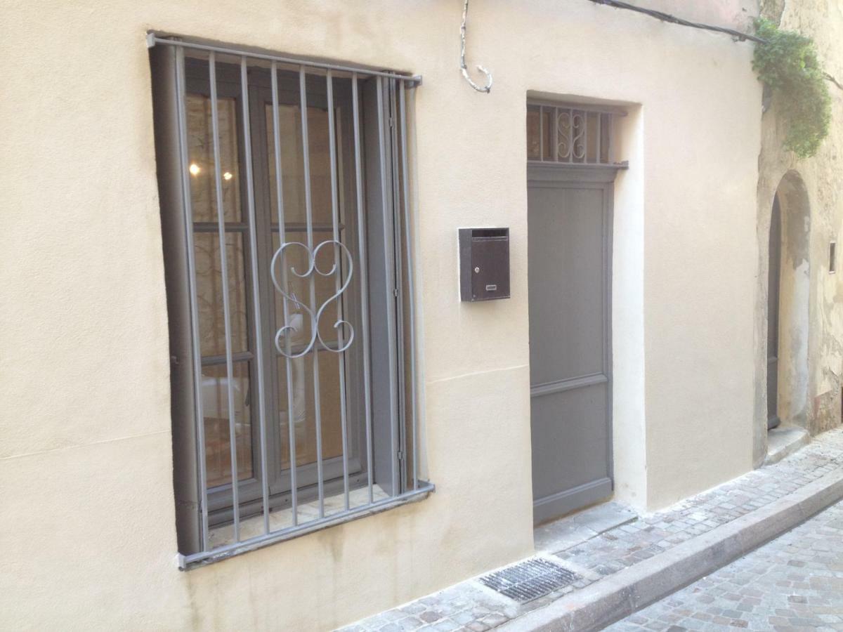 Studio Typique Et Cosy Climatise. Arles Exterior foto
